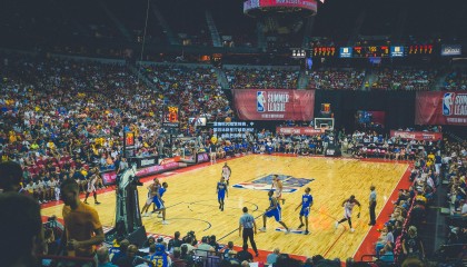 潘展乐闪耀世锦赛，中国游泳新星打破亚洲纪录，剑指巴黎奥运